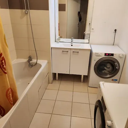 Chic Et Simple Avec Parking A 5 Min De La Gare Nantes